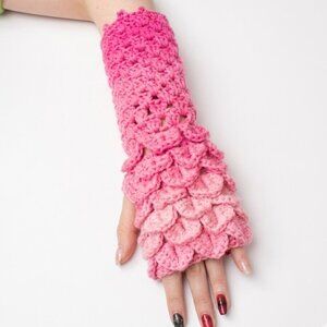 Crochet Fingerless Dragonscale Handmade Gloves